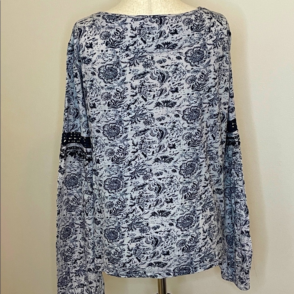 Sundance Catalog Navy White Floral Boho Top Crochet Neck Tie Detail Size L - Picture 3 of 6